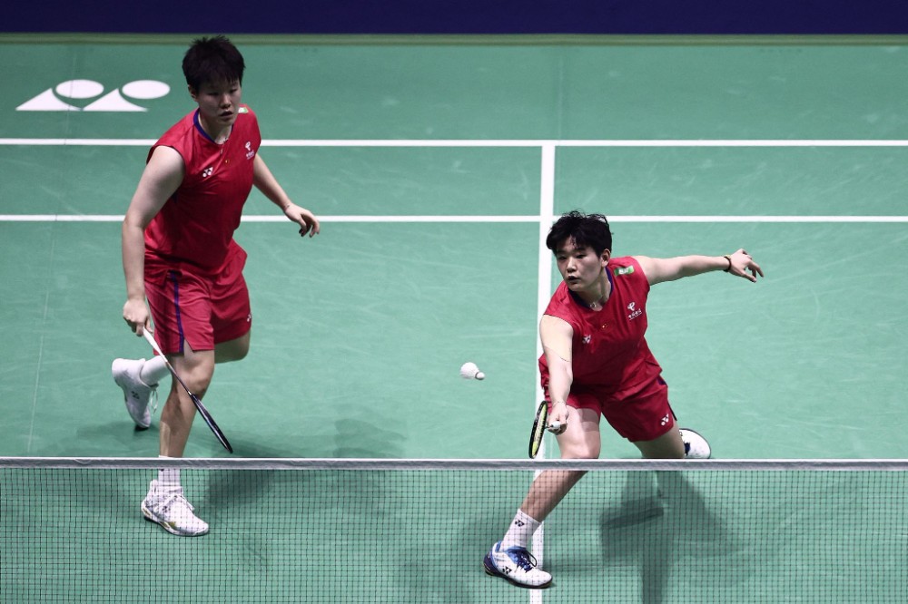 他的一举一 他的一举一